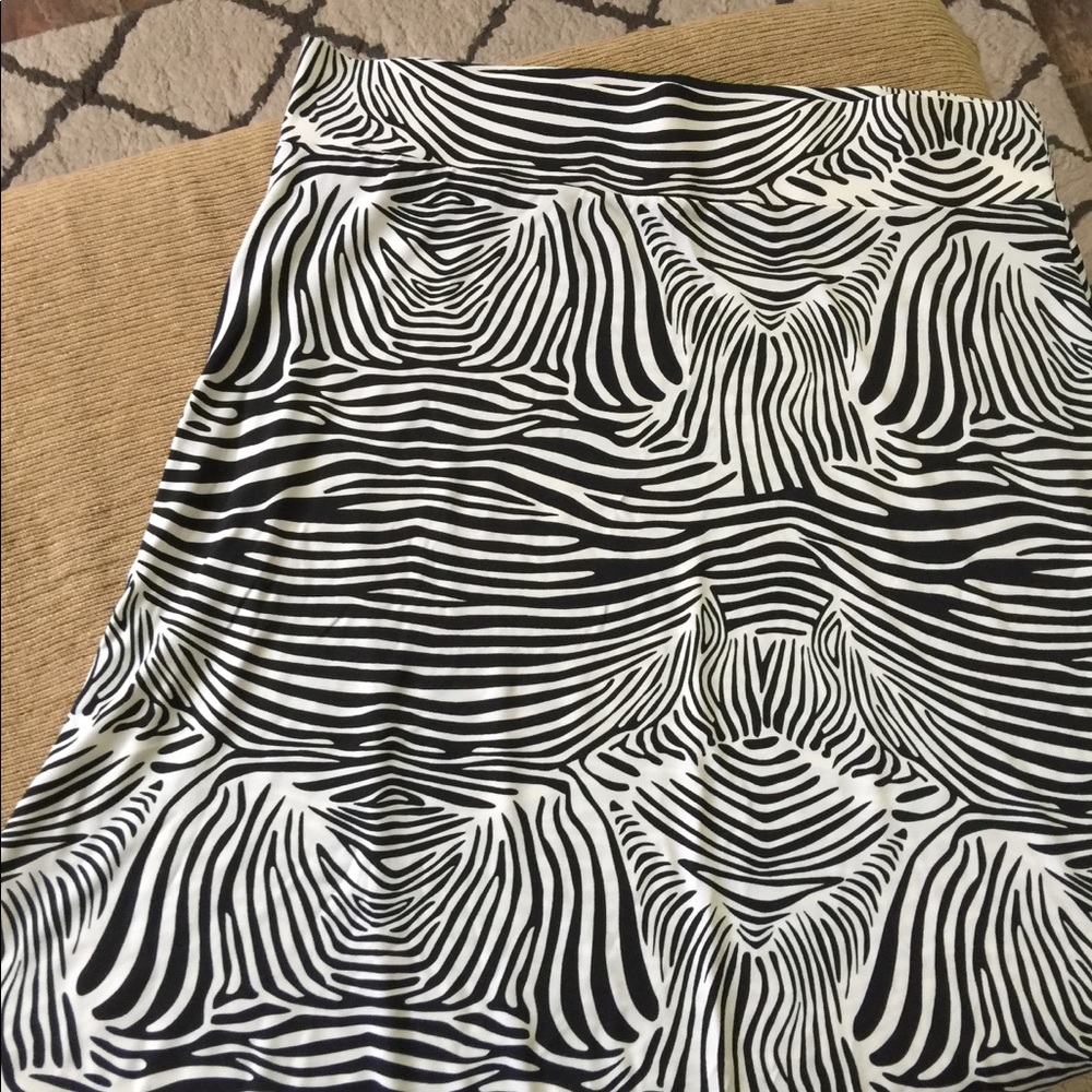 Fit-n-flare skirt! Zebra print!
